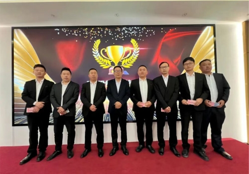 ���������������ƾ�ح֣��������ʳ�����޹�˾2025���ϰ��������ܽ���ʢ���ٿ���